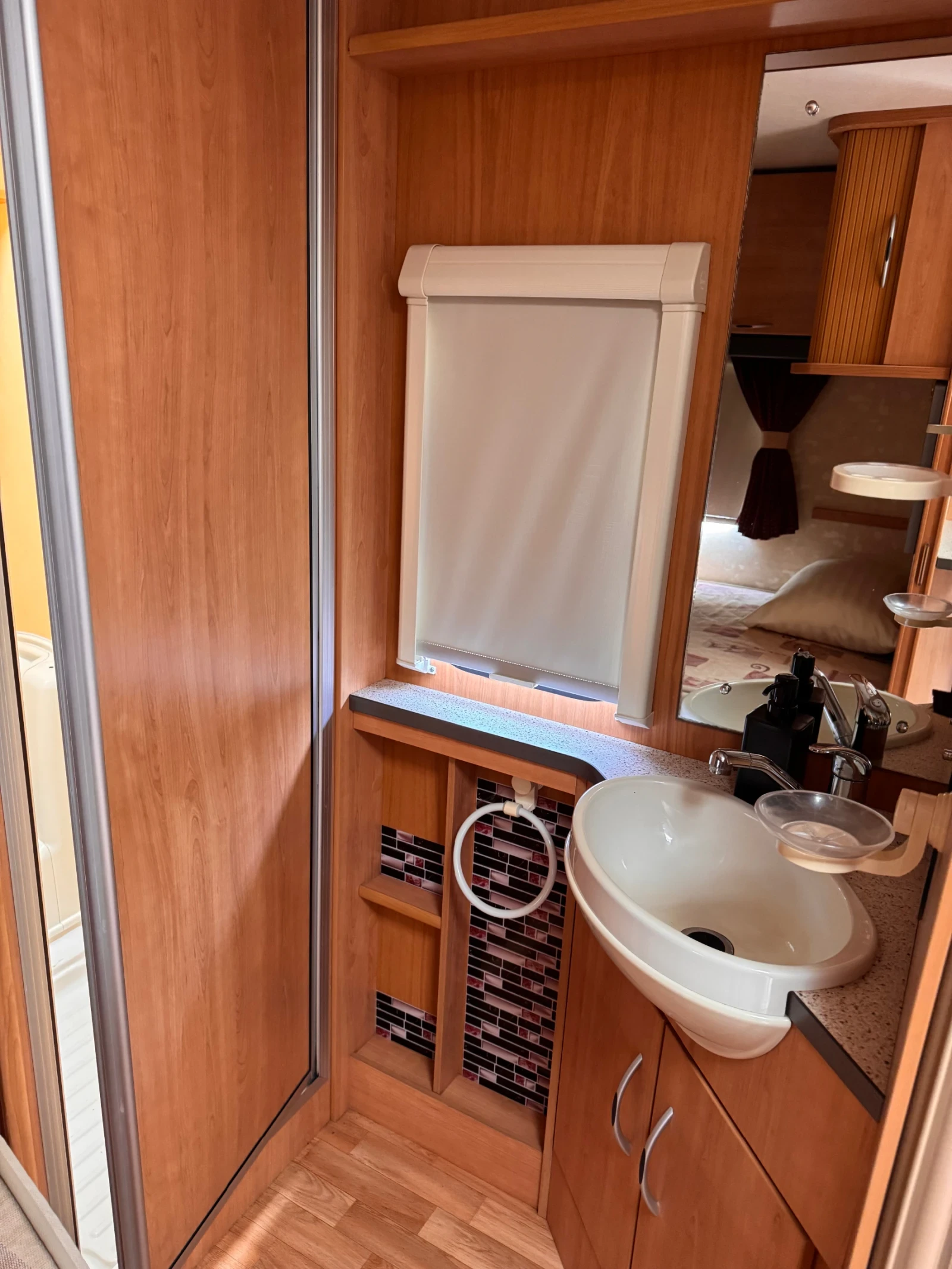 Каравана Swift Ace Jubilee Envoy, снимка 14 - Каравани и кемпери - 55953225