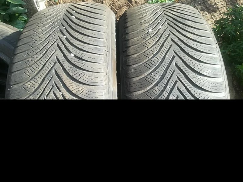 Гуми Зимни 215/60R16, снимка 1 - Гуми и джанти - 22709315