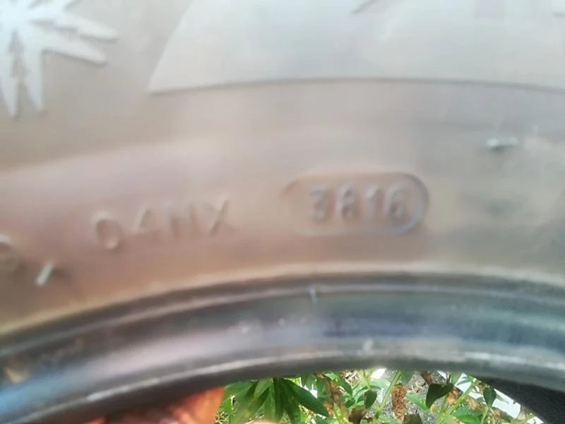 Гуми Зимни 215/60R16, снимка 6 - Гуми и джанти - 22709315