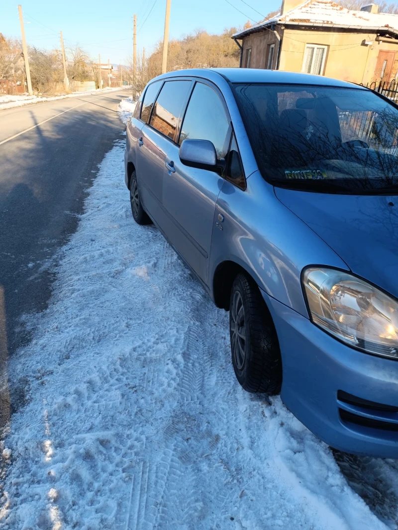 Toyota Avensis verso, снимка 3 - Автомобили и джипове - 48518416