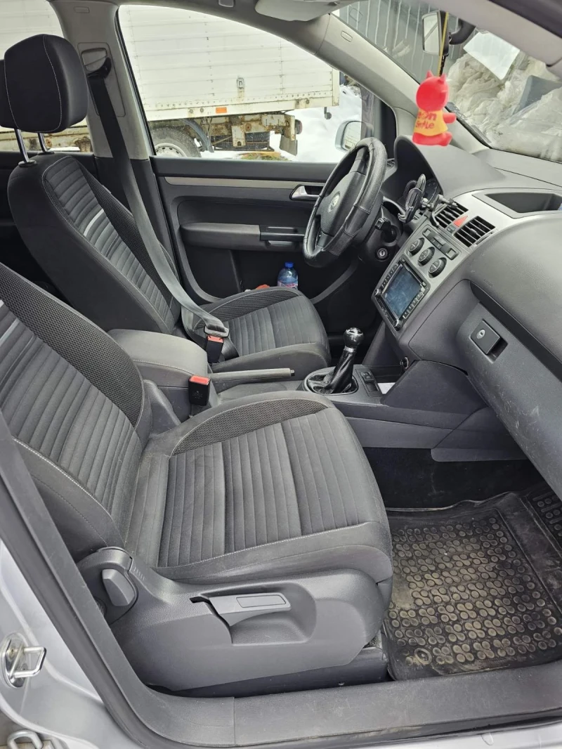 VW Touran Метан газ 7 места, снимка 7 - Автомобили и джипове - 49178481