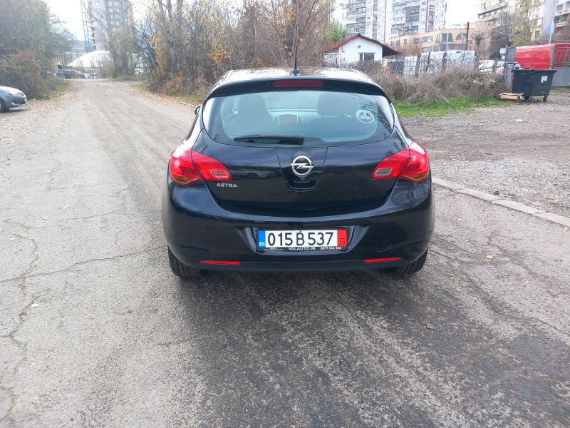 Opel Astra 1.3 CDTI, снимка 6 - Автомобили и джипове - 52536285