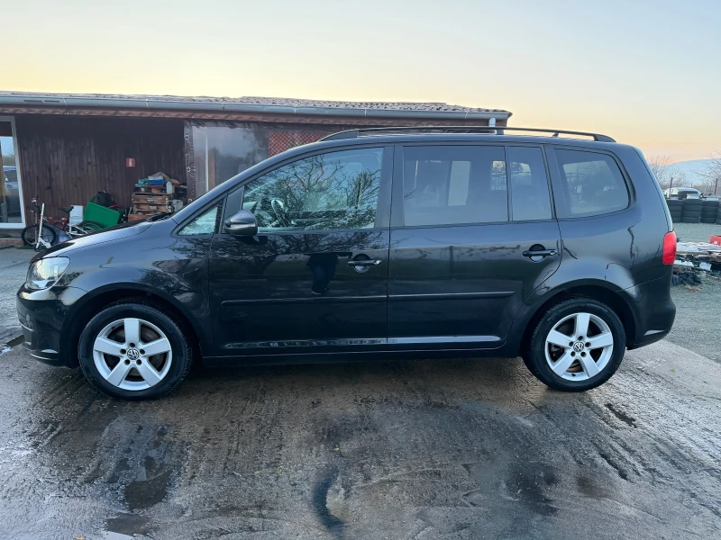 VW Touran 2.0 TDI, снимка 4 - Автомобили и джипове - 52833050