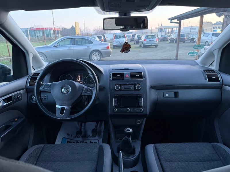 VW Touran 2.0 TDI, снимка 8 - Автомобили и джипове - 52833050