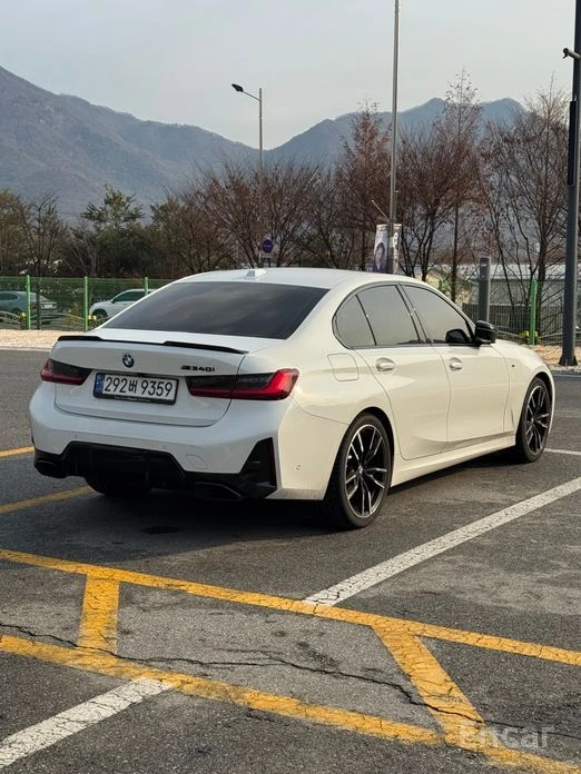 BMW 340 i HARMAN KARDON* DISTRONIC* HEAD-UP* 360 CAM* , снимка 3 - Автомобили и джипове - 54101312