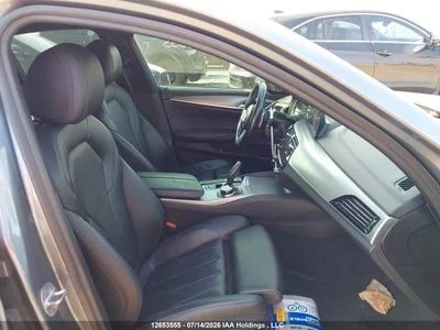 BMW 540 M-Pack* Harman Kardon* Distr, снимка 10 - Автомобили и джипове - 55437378