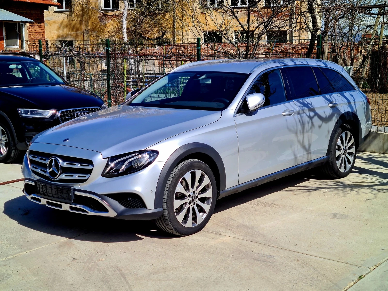 Mercedes-Benz E 220 All-Terrain 4MATIC - изображение 10