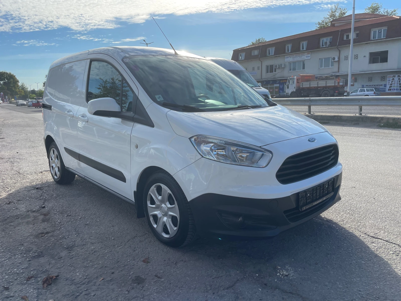 Ford Courier 1.5TDCi - изображение 7