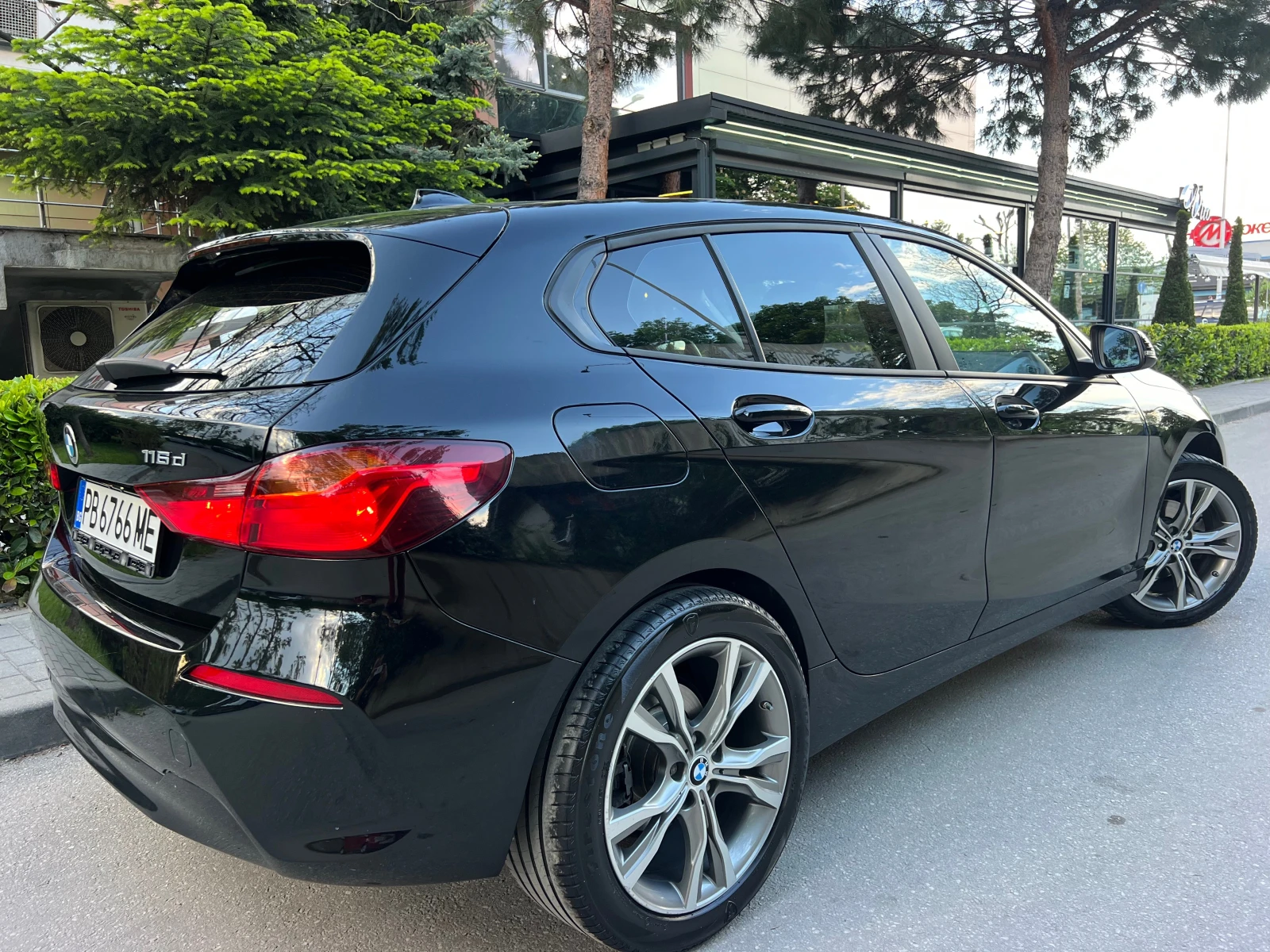 BMW 116 d XENON/NAVI/DISTRONIK/AVTOMAT/UNIKAT - изображение 7