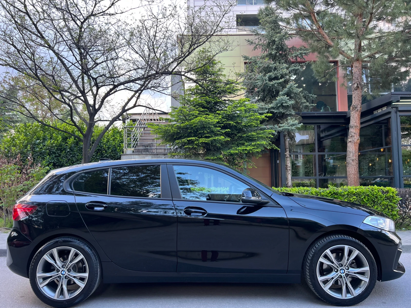 BMW 116 d XENON/NAVI/DISTRONIK/AVTOMAT/UNIKAT - изображение 6
