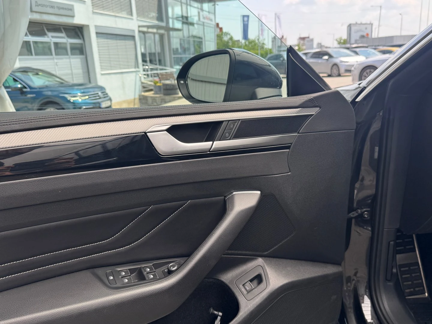 VW Arteon R-Line 2.0 TDI SCR DSG, снимка 12 - Автомобили и джипове - 55389472