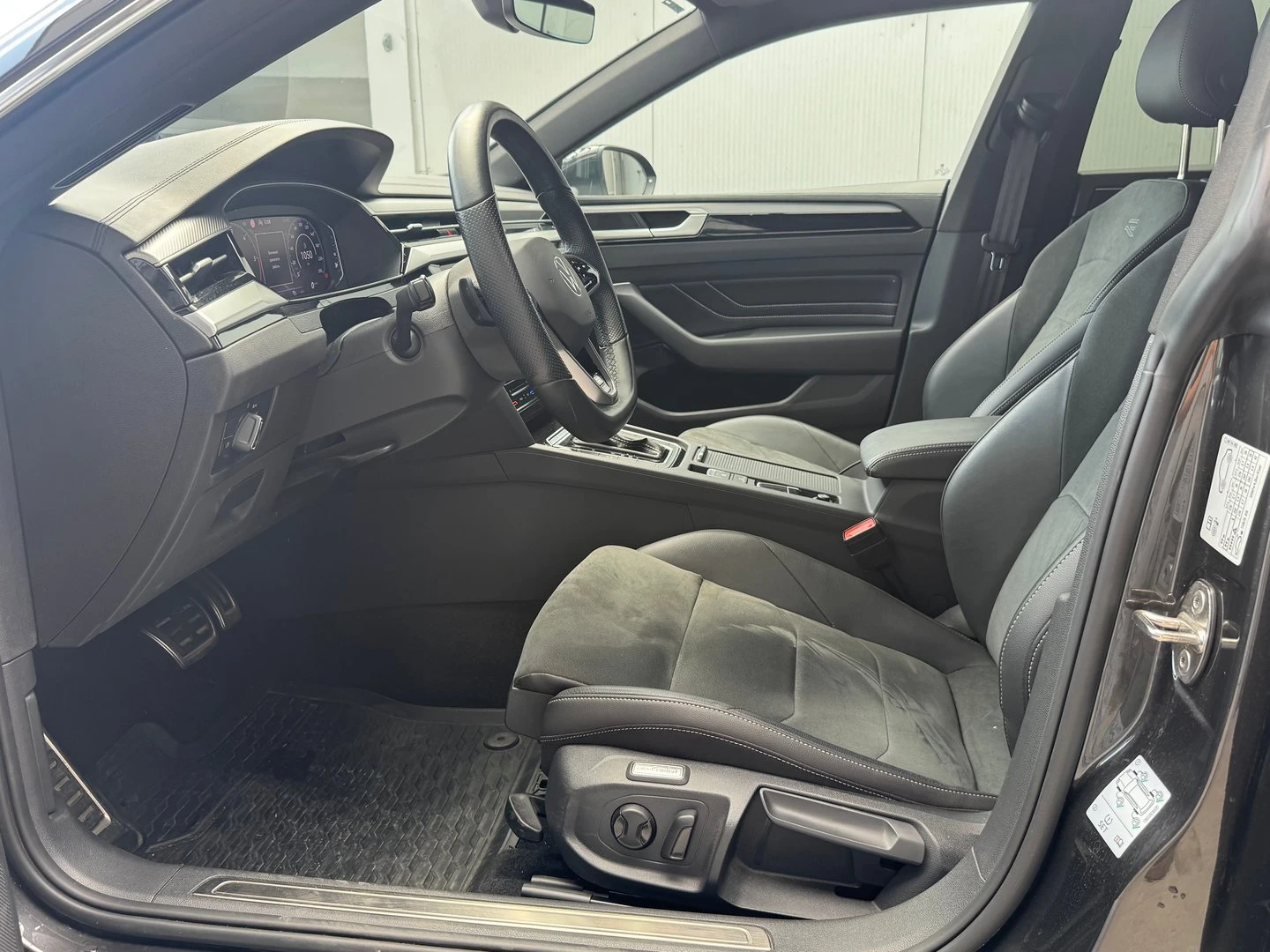 VW Arteon R-Line 2.0 TDI SCR DSG, снимка 4 - Автомобили и джипове - 55389472