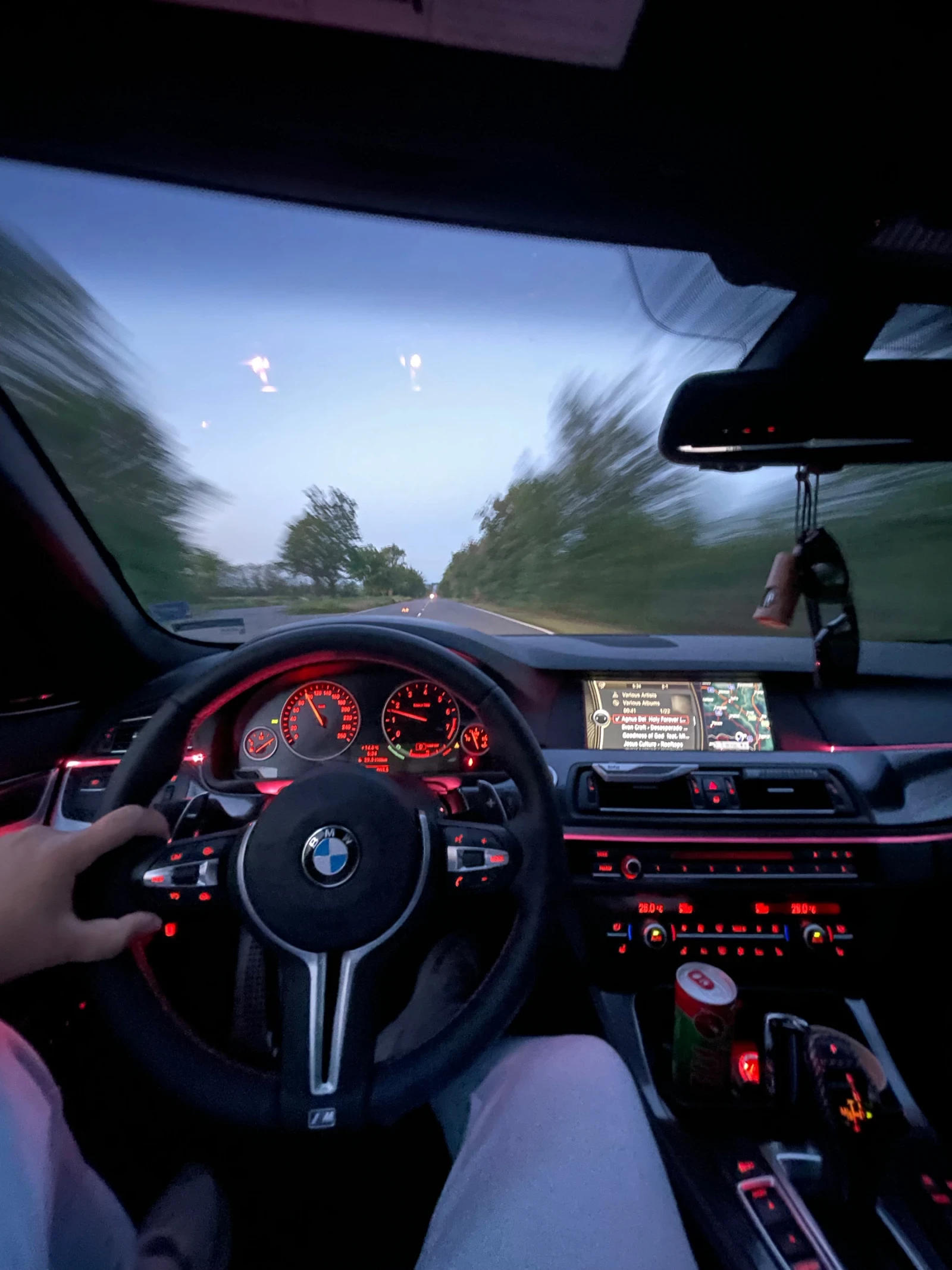 BMW 550 4x4/M5 генерация, снимка 14 - Автомобили и джипове - 53831604