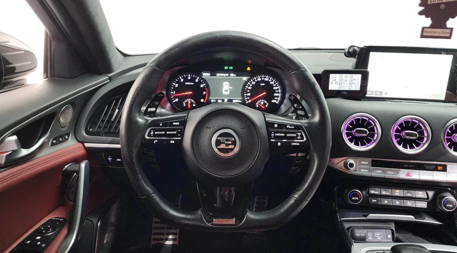 Kia Stinger GT 3.3/TUNING/ОБДУХ/360 КАМЕРИ, снимка 10 - Автомобили и джипове - 54413855