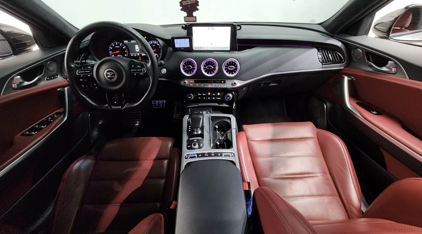 Kia Stinger GT 3.3/TUNING/ОБДУХ/360 КАМЕРИ, снимка 8 - Автомобили и джипове - 54413855