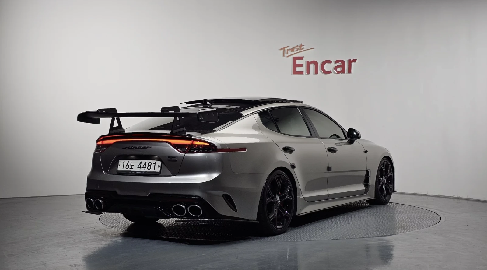 Kia Stinger GT 3.3/TUNING/ОБДУХ/360 КАМЕРИ, снимка 2 - Автомобили и джипове - 54413855