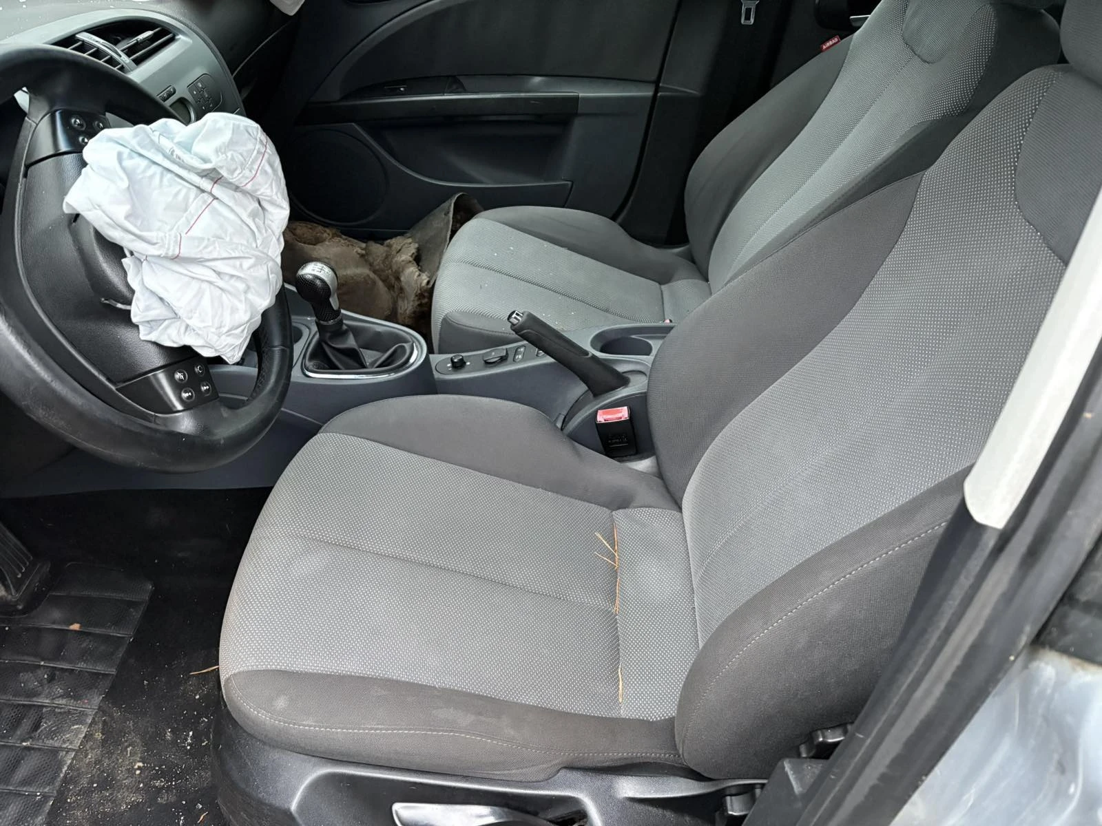 Seat Leon 1.6i, снимка 9 - Автомобили и джипове - 54462411
