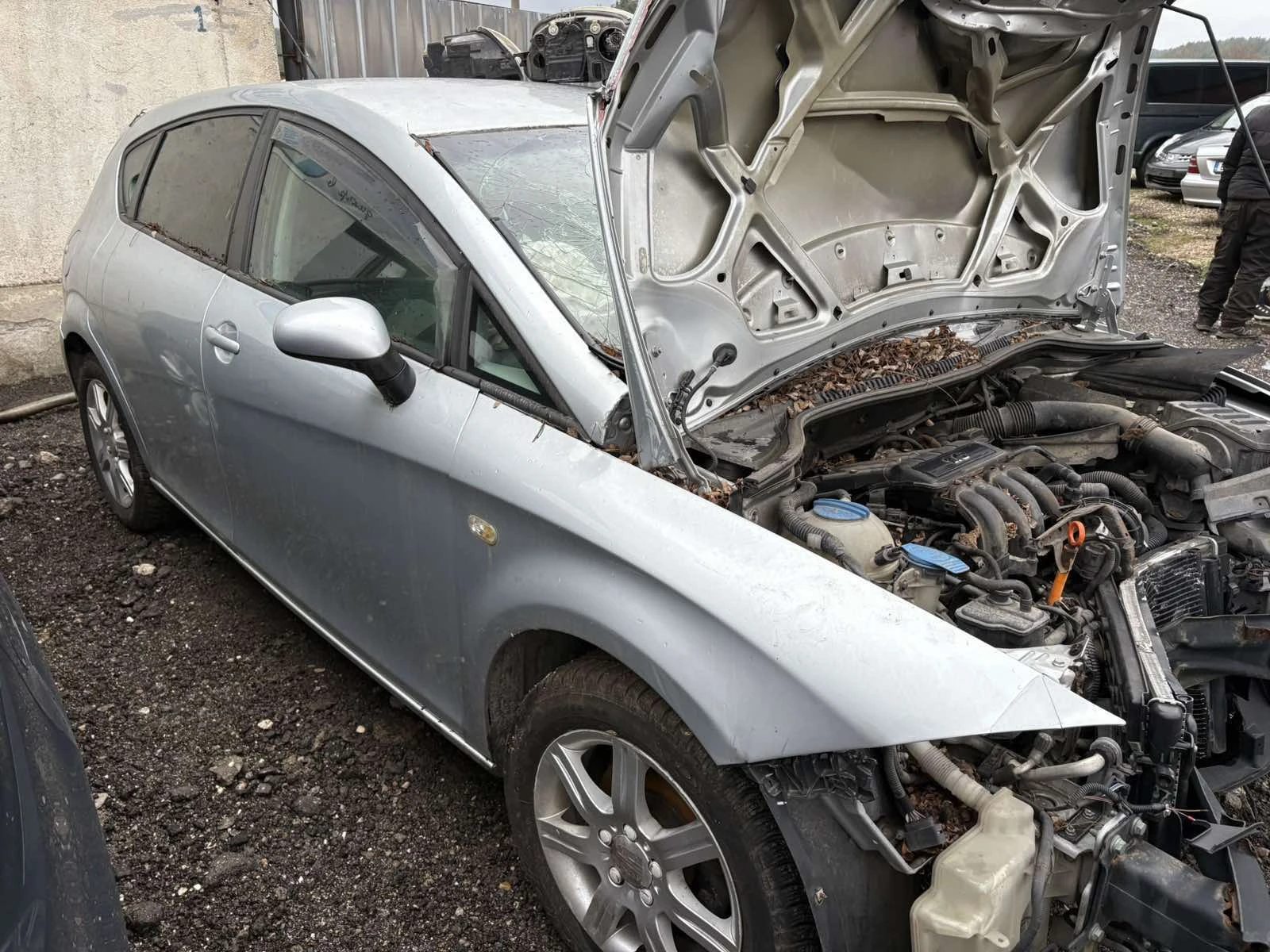 Seat Leon 1.6i, снимка 4 - Автомобили и джипове - 54462411