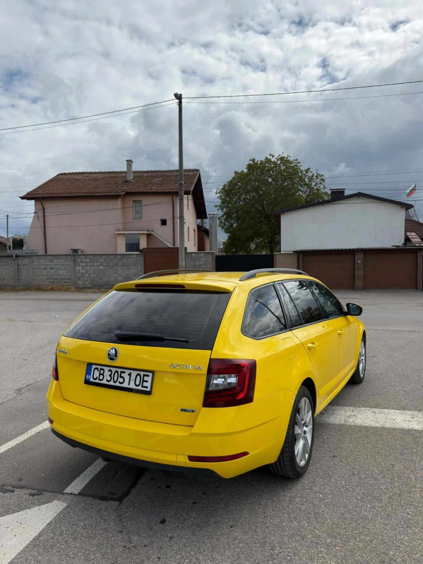 Skoda Octavia 1.4/МЕТАН/ НЕ Е БИЛА ТАКСИ!, снимка 5 - Автомобили и джипове - 54528148