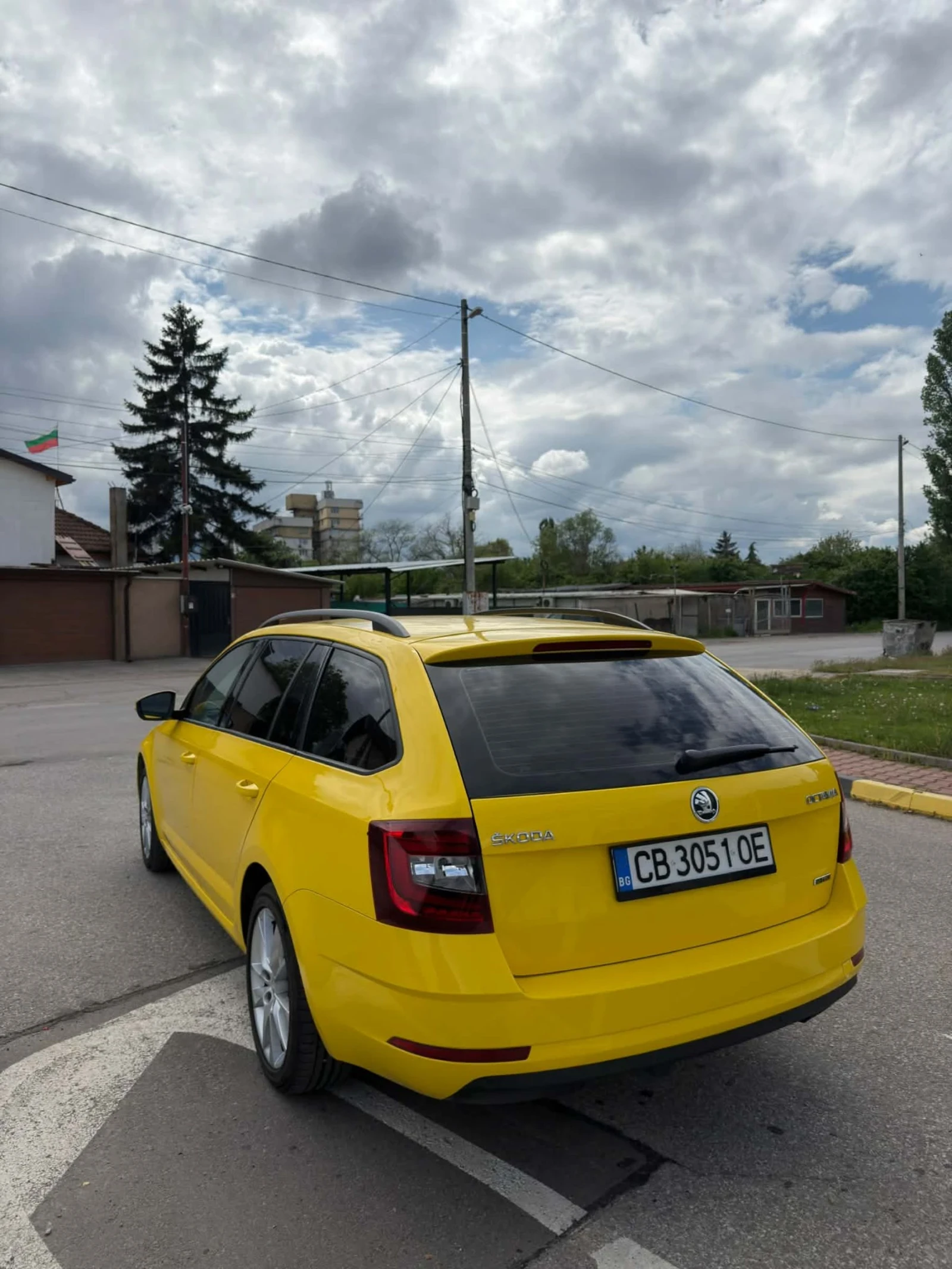 Skoda Octavia 1.4/МЕТАН/ НЕ Е БИЛА ТАКСИ!, снимка 4 - Автомобили и джипове - 54528148