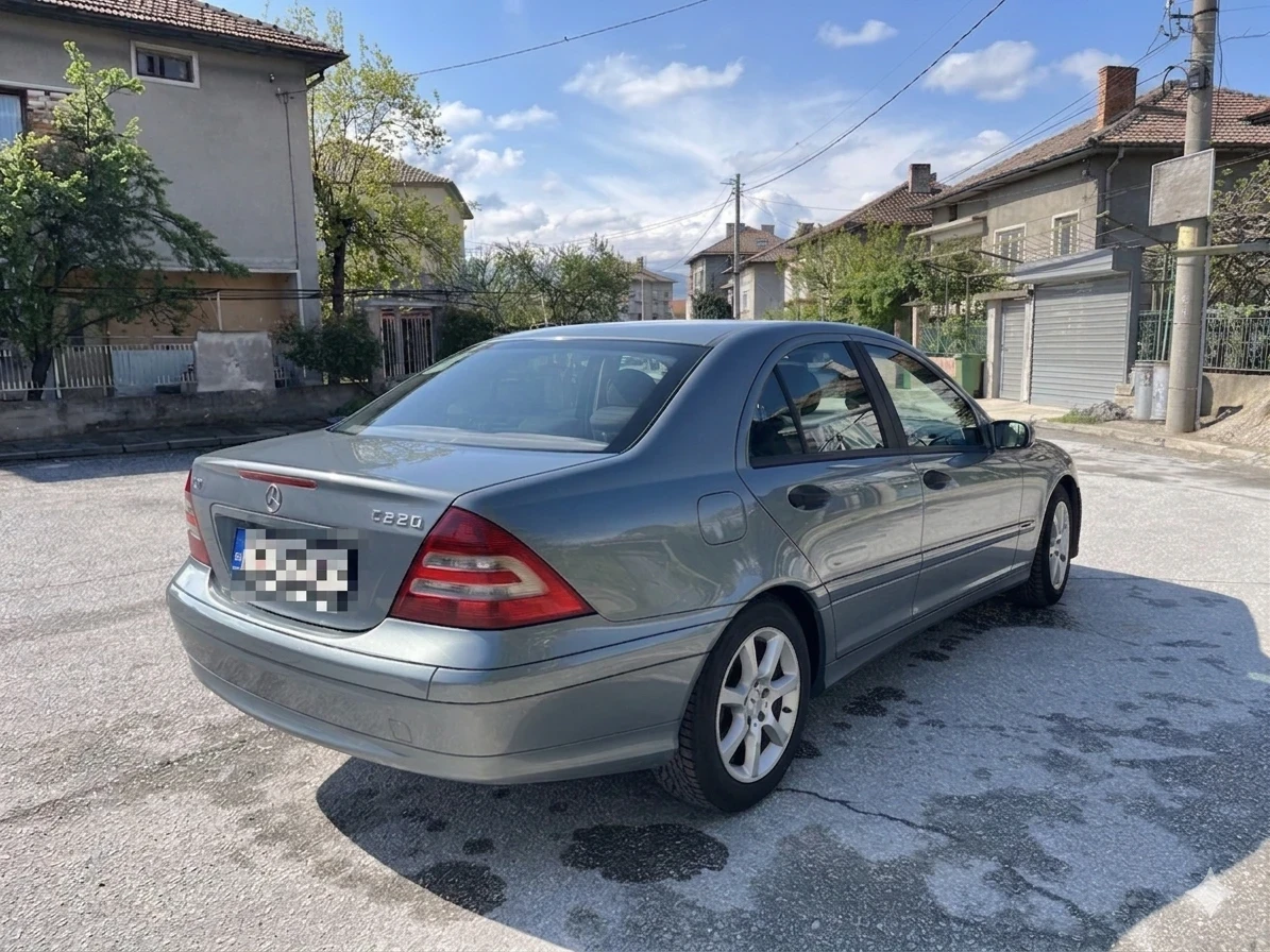Mercedes-Benz C 220 Facelift, снимка 4 - Автомобили и джипове - 54579997