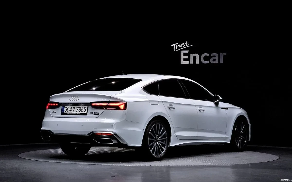 Audi A5 40 TFSI * Distronic* Подгр/Обдух* 360* HeadsUp* Bl, снимка 2 - Автомобили и джипове - 54725675