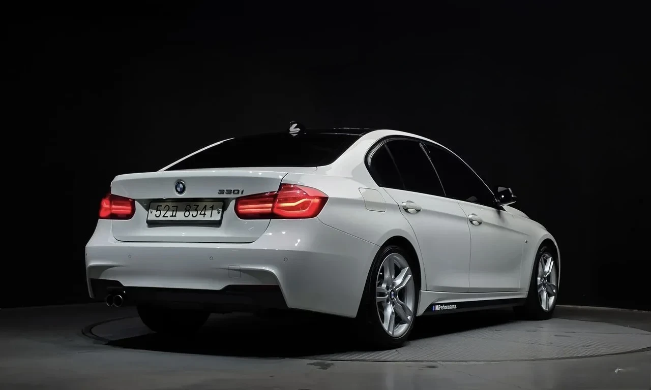 BMW 330 330M HeadUp/ Disi Tronic. Подгрев, снимка 3 - Автомобили и джипове - 54943917