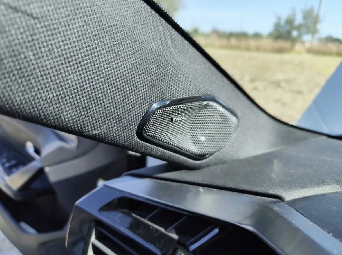 Peugeot 308 1.6Plug-in Hybrid 225ks. GT-Line е-EAT8 , снимка 14 - Автомобили и джипове - 54974409