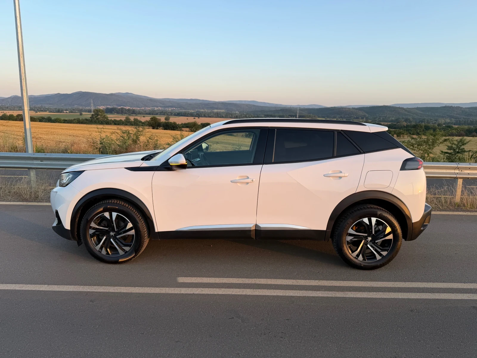 Peugeot 2008 ALLURE, снимка 3 - Автомобили и джипове - 55105438