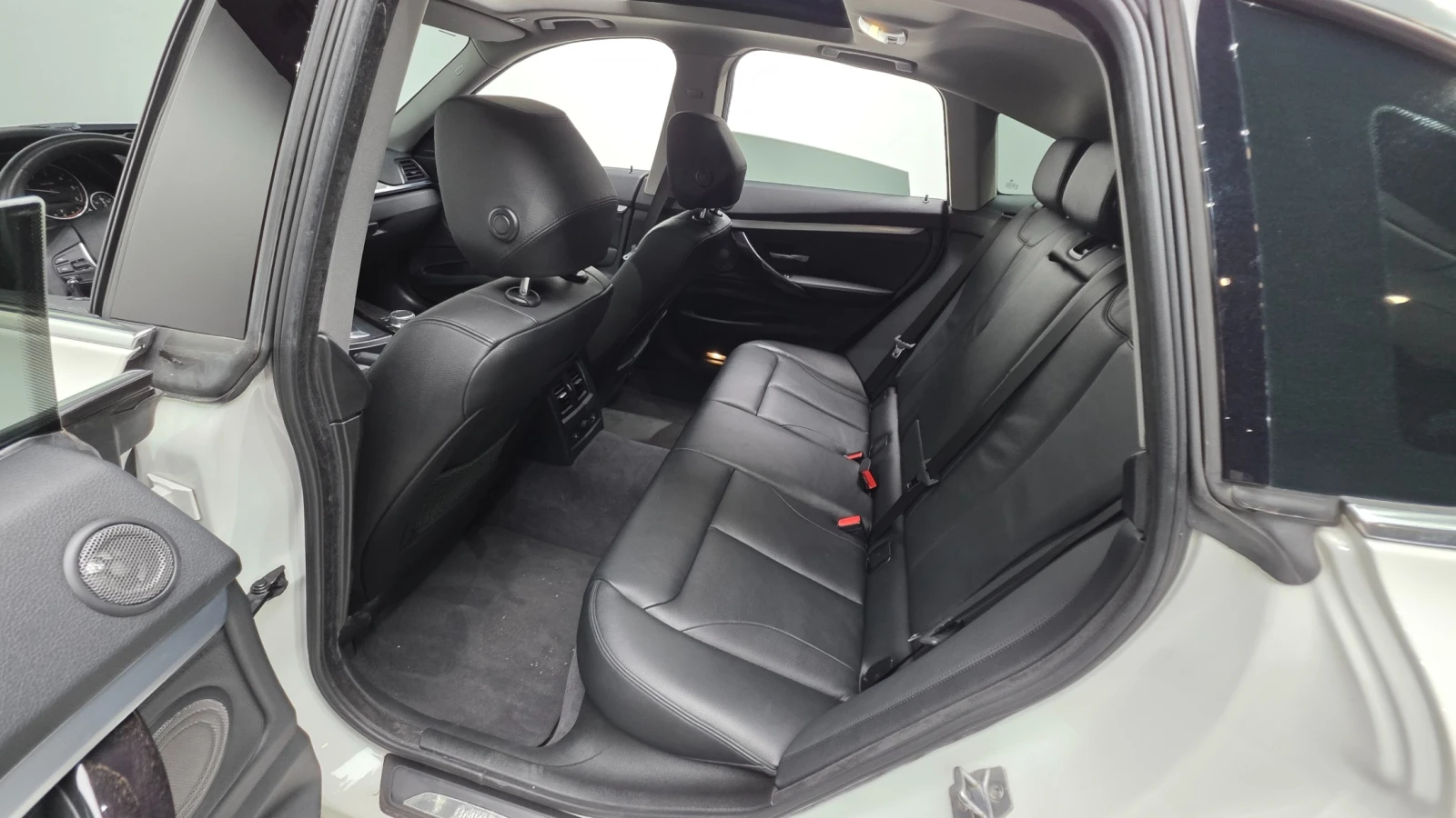BMW 320 d GT| HUD| HAR/KAR| PANO| �����| 2 �����|  | Mobile.bg � ����������� 15