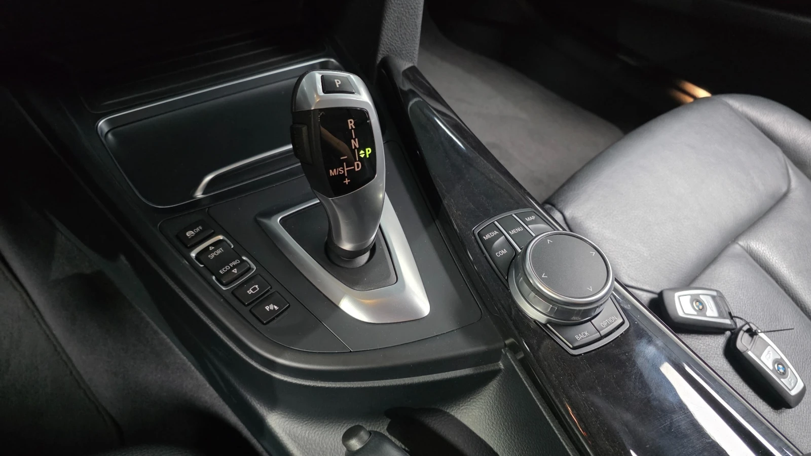 BMW 320 d GT| HUD| HAR/KAR| PANO| �����| 2 �����|  | Mobile.bg � ����������� 13