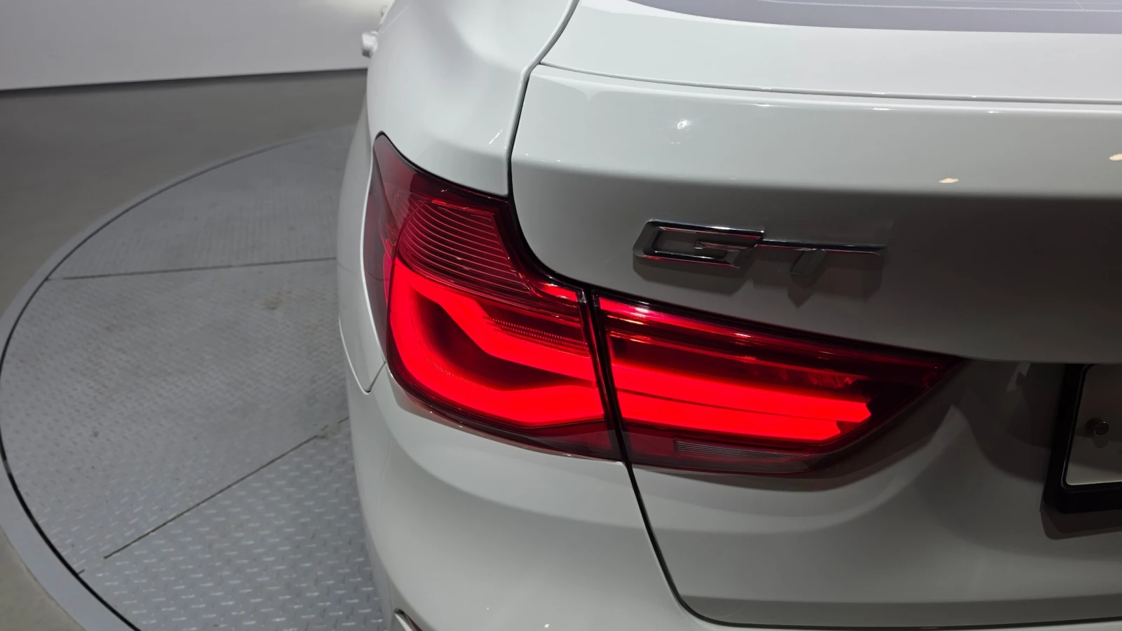 BMW 320 d GT| HUD| HAR/KAR| PANO| �����| 2 �����|  | Mobile.bg � ����������� 7