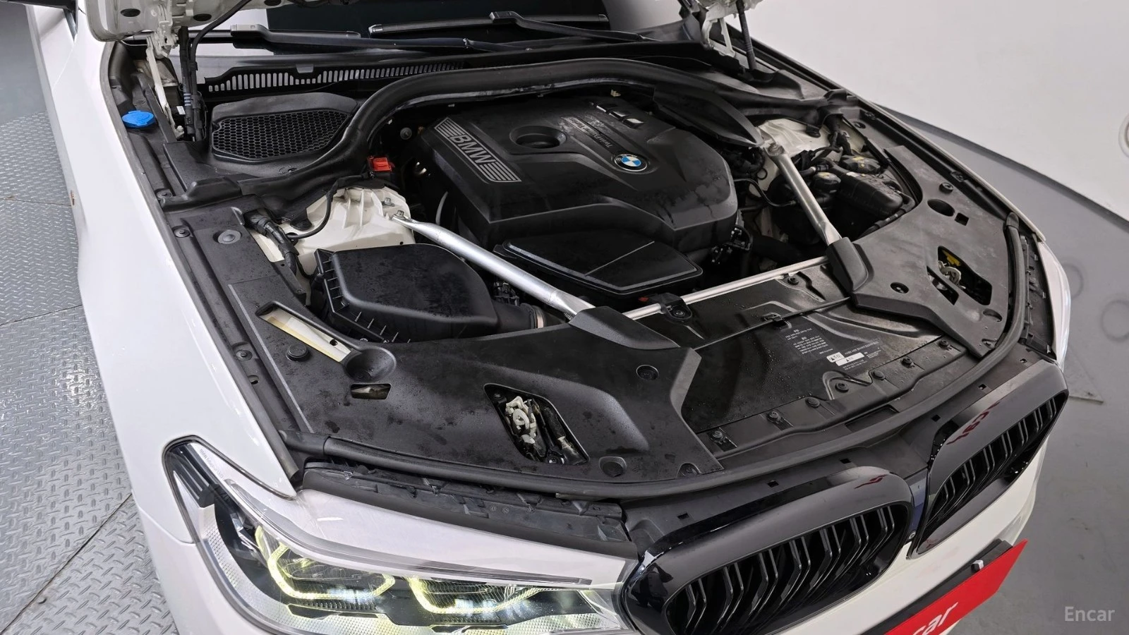 BMW 530 XDRIVE/M-SPORT/DRIVE-ASSISTS, снимка 15 - Автомобили и джипове - 55688419