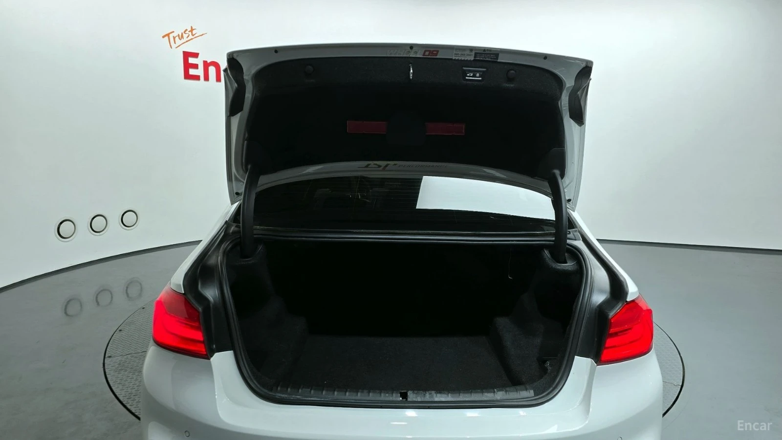 BMW 530 XDRIVE/M-SPORT/DRIVE-ASSISTS, снимка 14 - Автомобили и джипове - 55688419