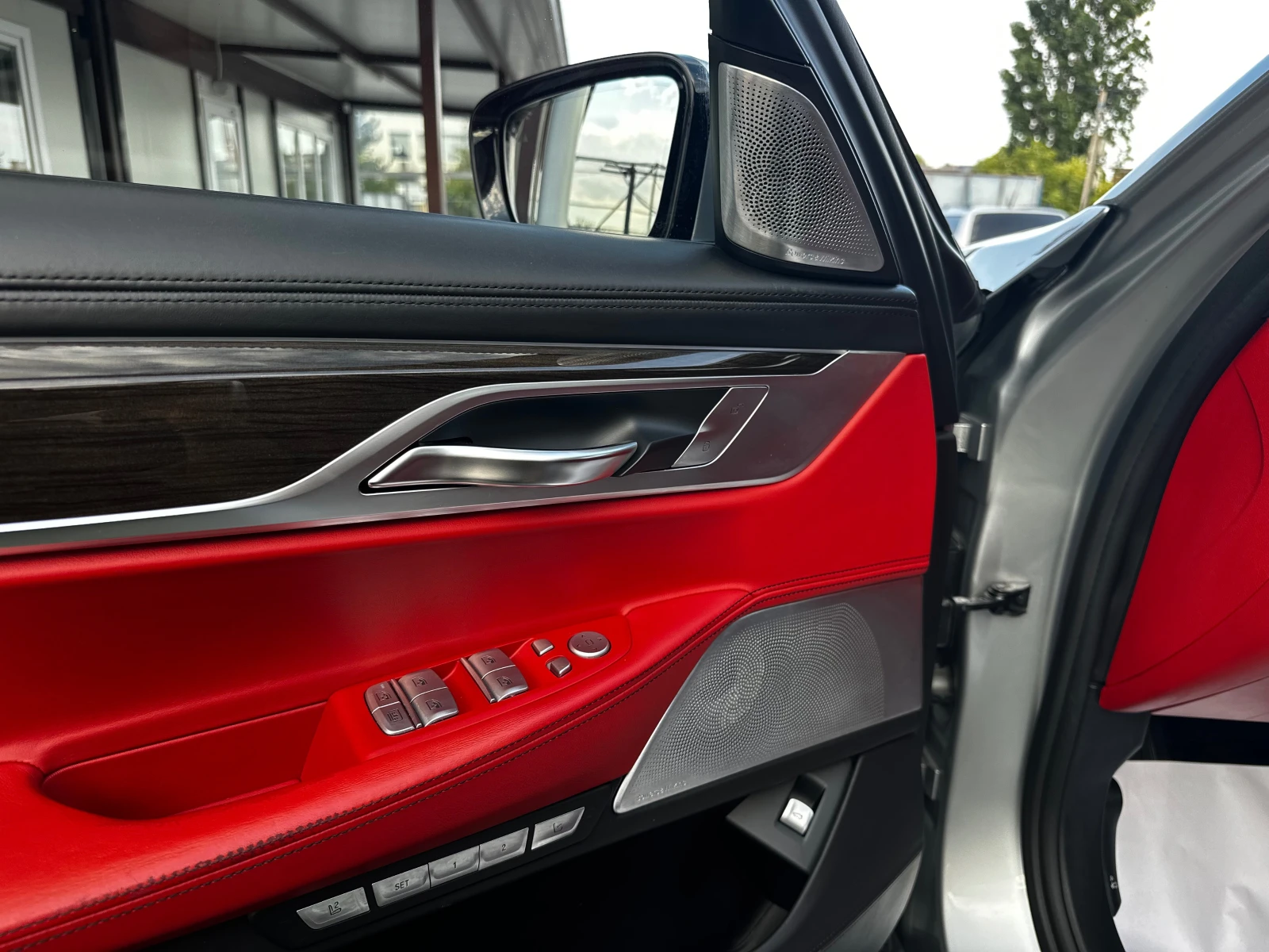 BMW 750 Ld 400к.с* LONG* INDIVIDUAL* MEGA FULL, снимка 6 - Автомобили и джипове - 55791713