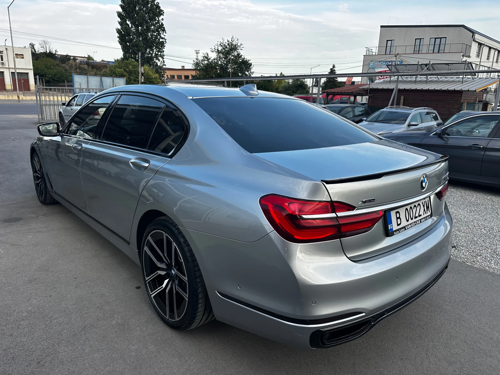 BMW 750 Ld 400к.с* LONG* INDIVIDUAL* MEGA FULL, снимка 3 - Автомобили и джипове - 55791713