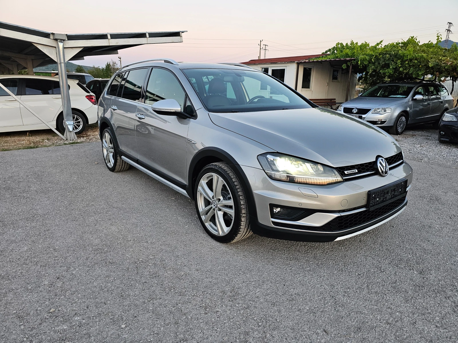 VW Golf 1.6TDI 110kc. ALLTRACK 4х4.FULL.157000хил, снимка 3 - Автомобили и джипове - 55793191