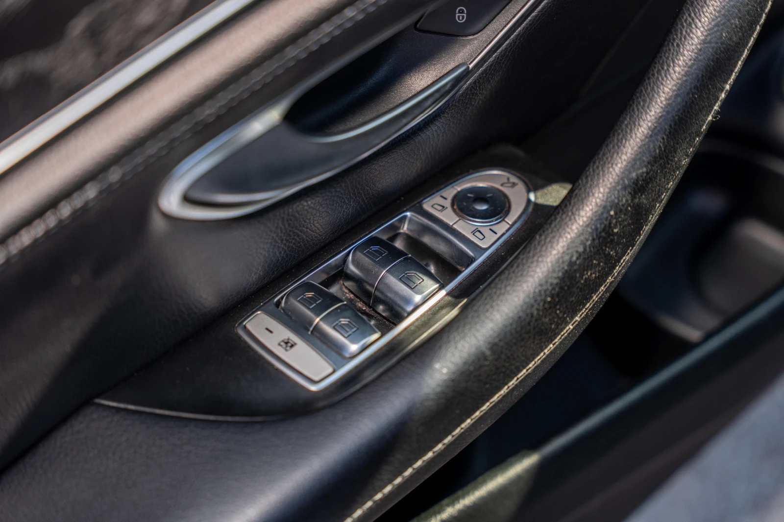 Mercedes-Benz E 220, снимка 10 - Автомобили и джипове - 55897355