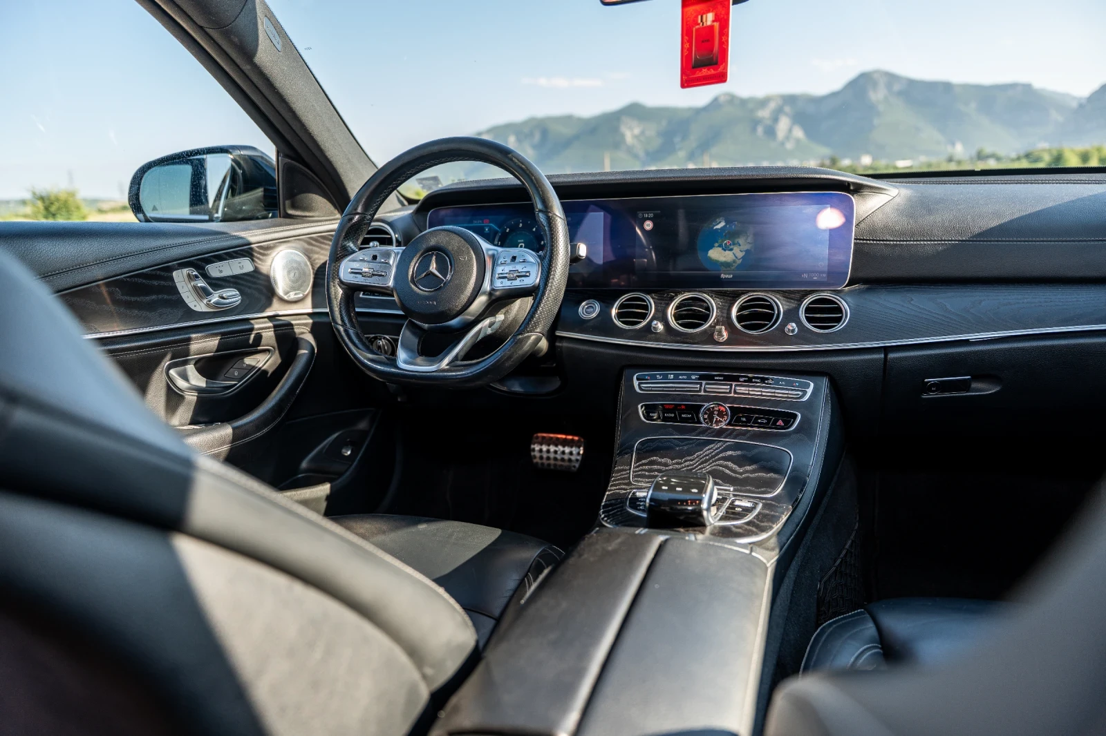 Mercedes-Benz E 220, снимка 6 - Автомобили и джипове - 55897355
