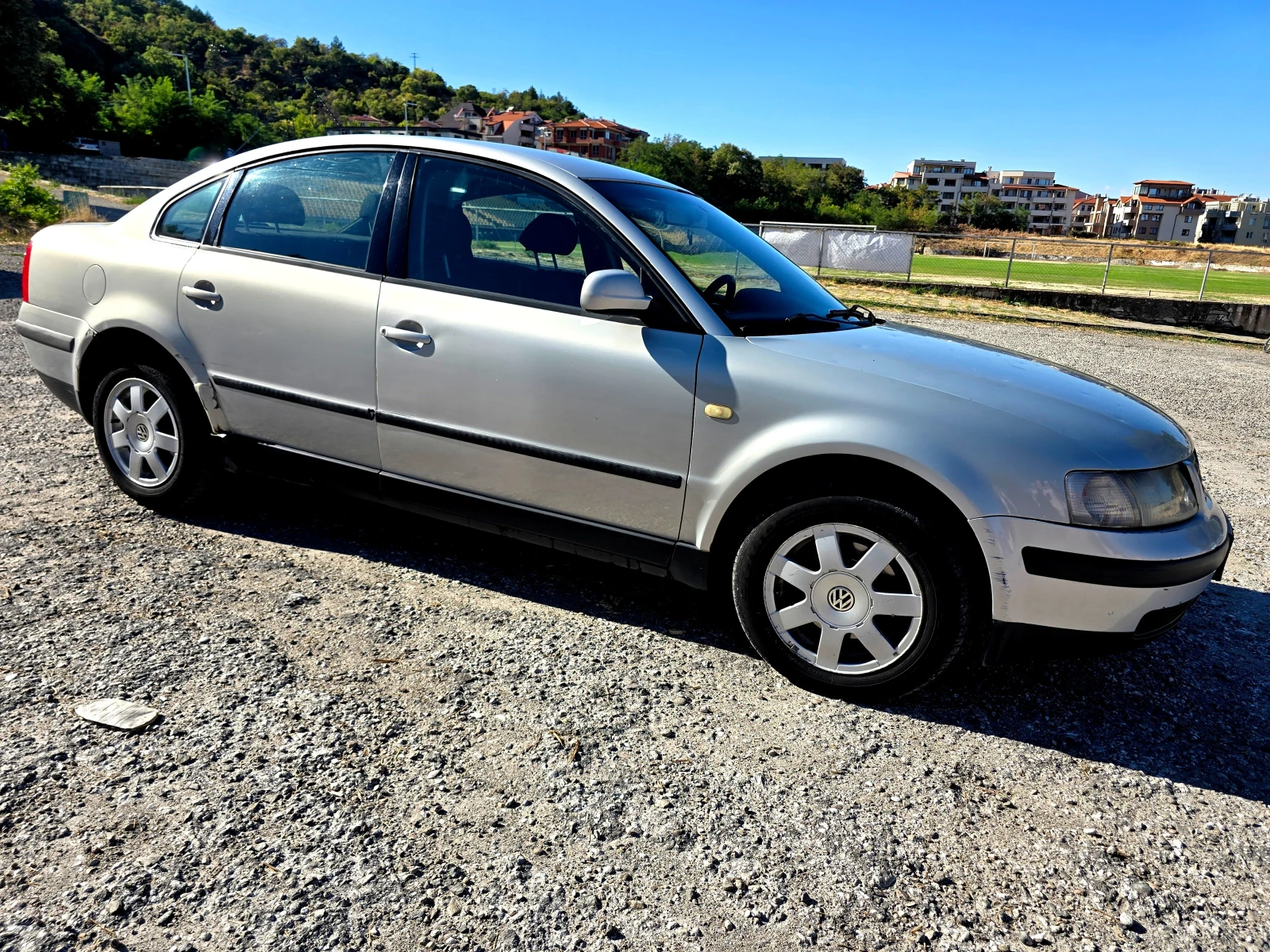 VW Passat 1.9 TDI, снимка 5 - Автомобили и джипове - 56076748