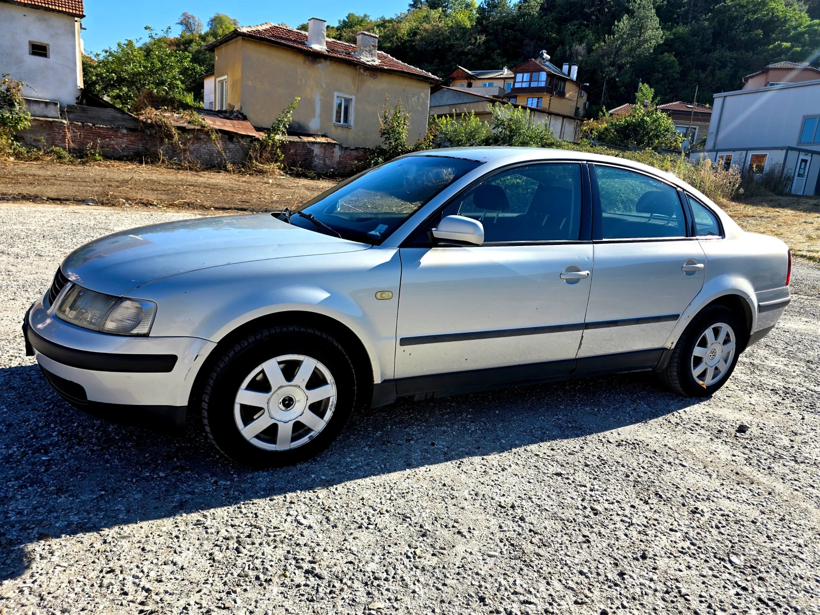 VW Passat 1.9 TDI, снимка 4 - Автомобили и джипове - 56076748