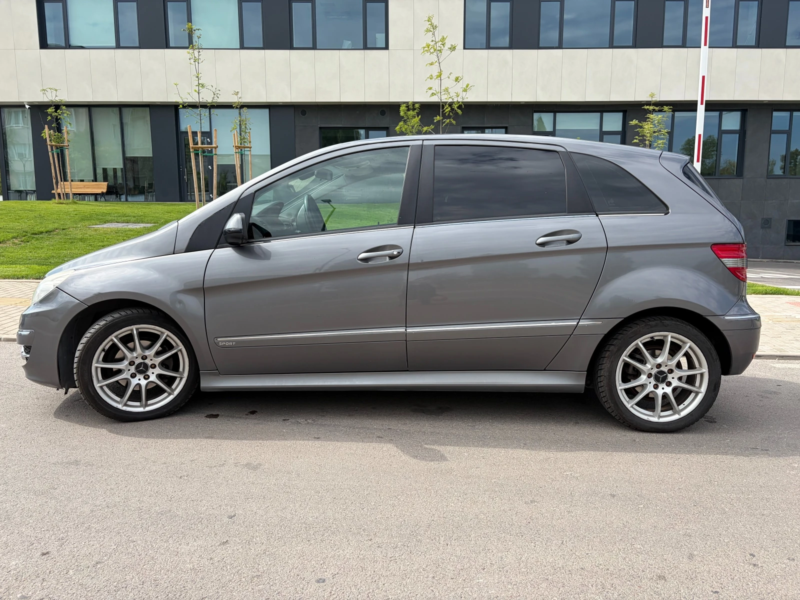 Mercedes-Benz B 170, снимка 2 - Автомобили и джипове - 56150464