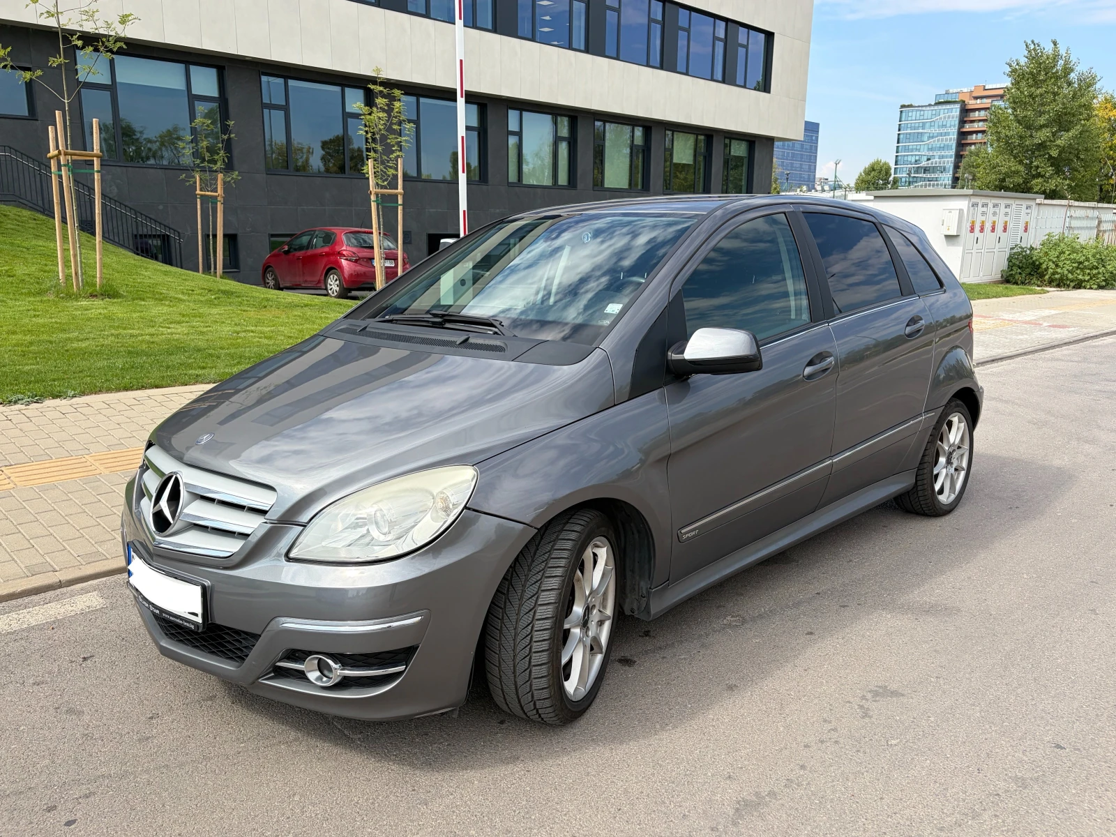 Mercedes-Benz B 170