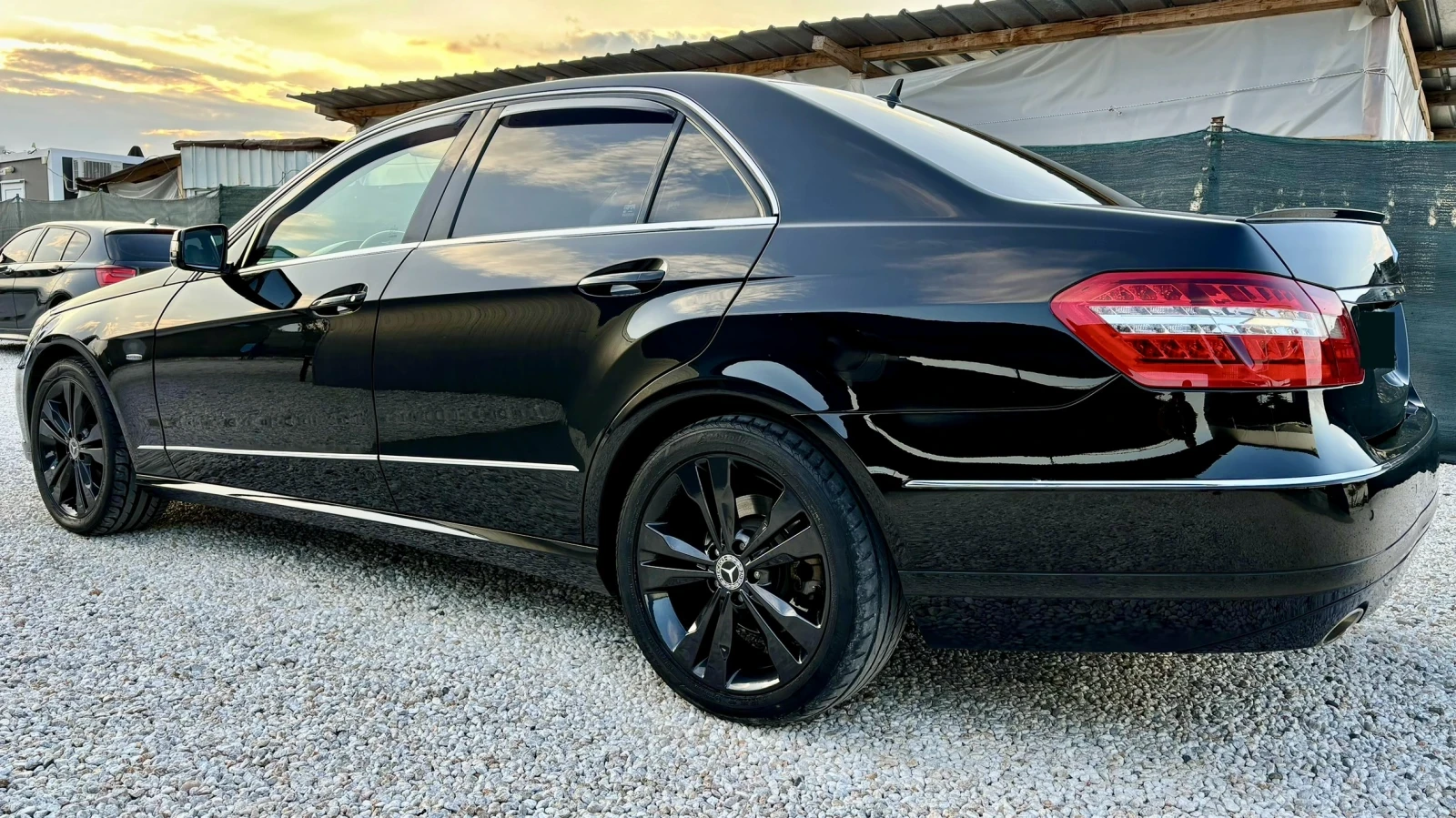 Mercedes-Benz E 350, снимка 3 - Автомобили и джипове - 56456683