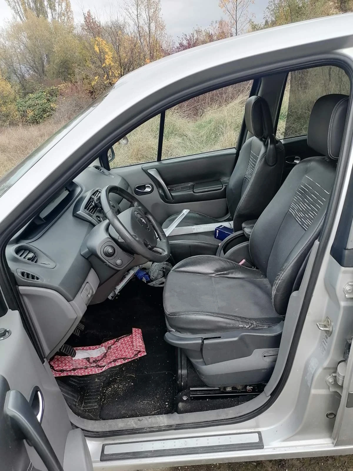 Renault Scenic  за гарнитура на главата, снимка 2 - Автомобили и джипове - 56722378