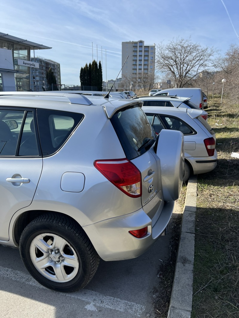 Toyota Rav4, снимка 6 - Автомобили и джипове - 44501478
