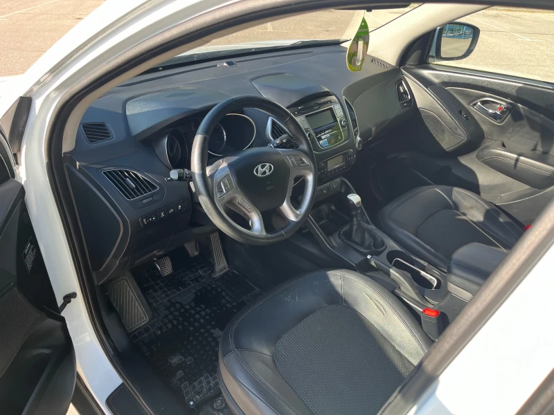 Hyundai IX35 2.0 CRDi, снимка 10 - Автомобили и джипове - 47781357