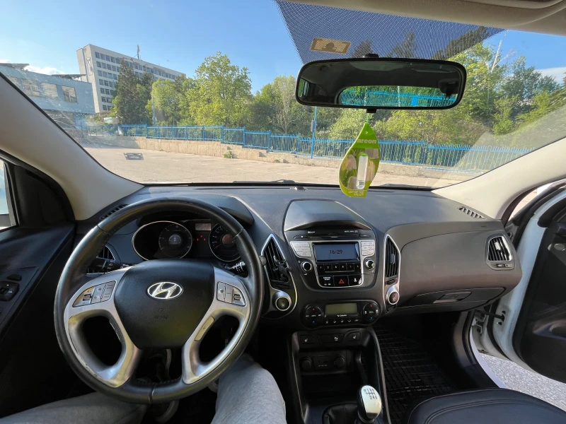 Hyundai IX35 2.0 CRDi, снимка 9 - Автомобили и джипове - 47781357