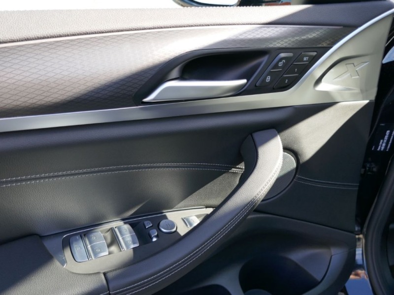 BMW X4 M40d xDrive = NEW= Shadow Line/Panorama Гаранция, снимка 5 - Автомобили и джипове - 46405889