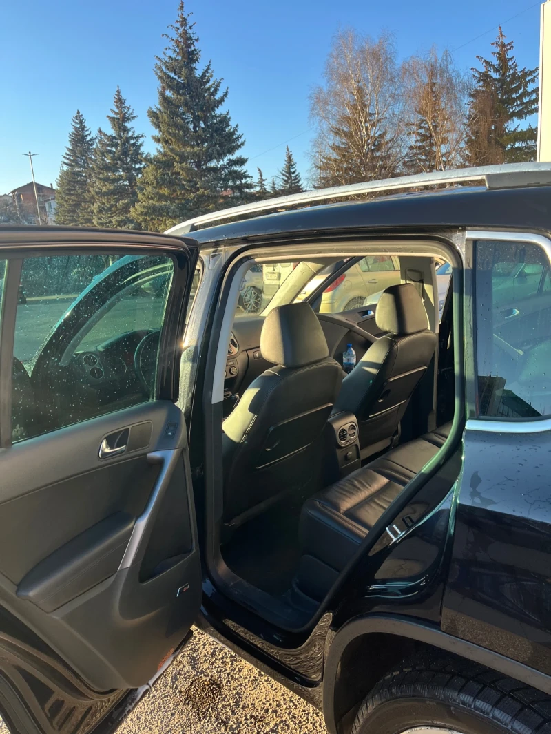 VW Tiguan, снимка 10 - Автомобили и джипове - 52775468